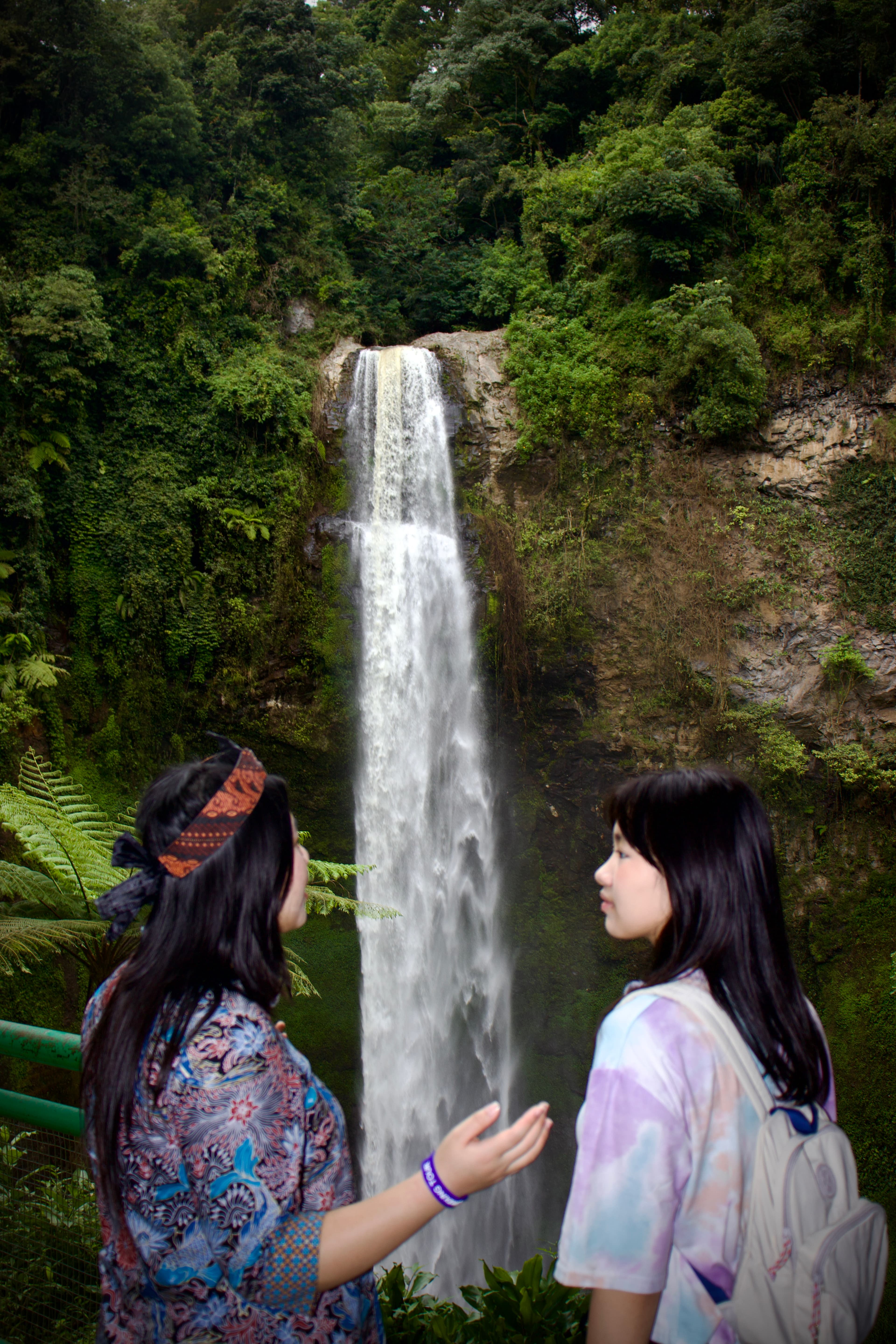 Kebun Teh dan Curug Pelangi